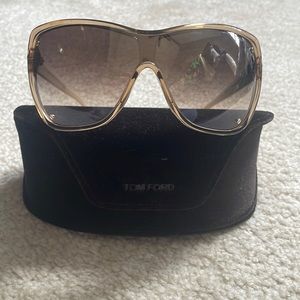 Tom Ford sunglasses- worn 2x- too big for my face…
